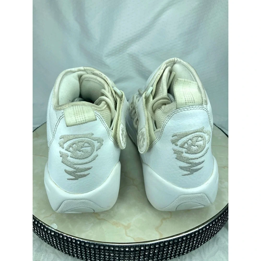 Nike Air Shake Ndestrukt Basketball Shoes Mens 10 Triple White High Top Sneakers